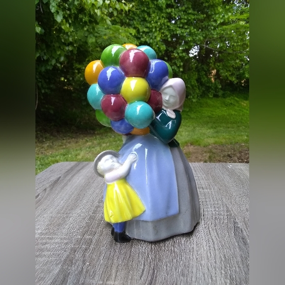 Other - 💕Antique Figurine